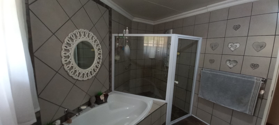 To Let 3 Bedroom Property for Rent in La Provance Free State